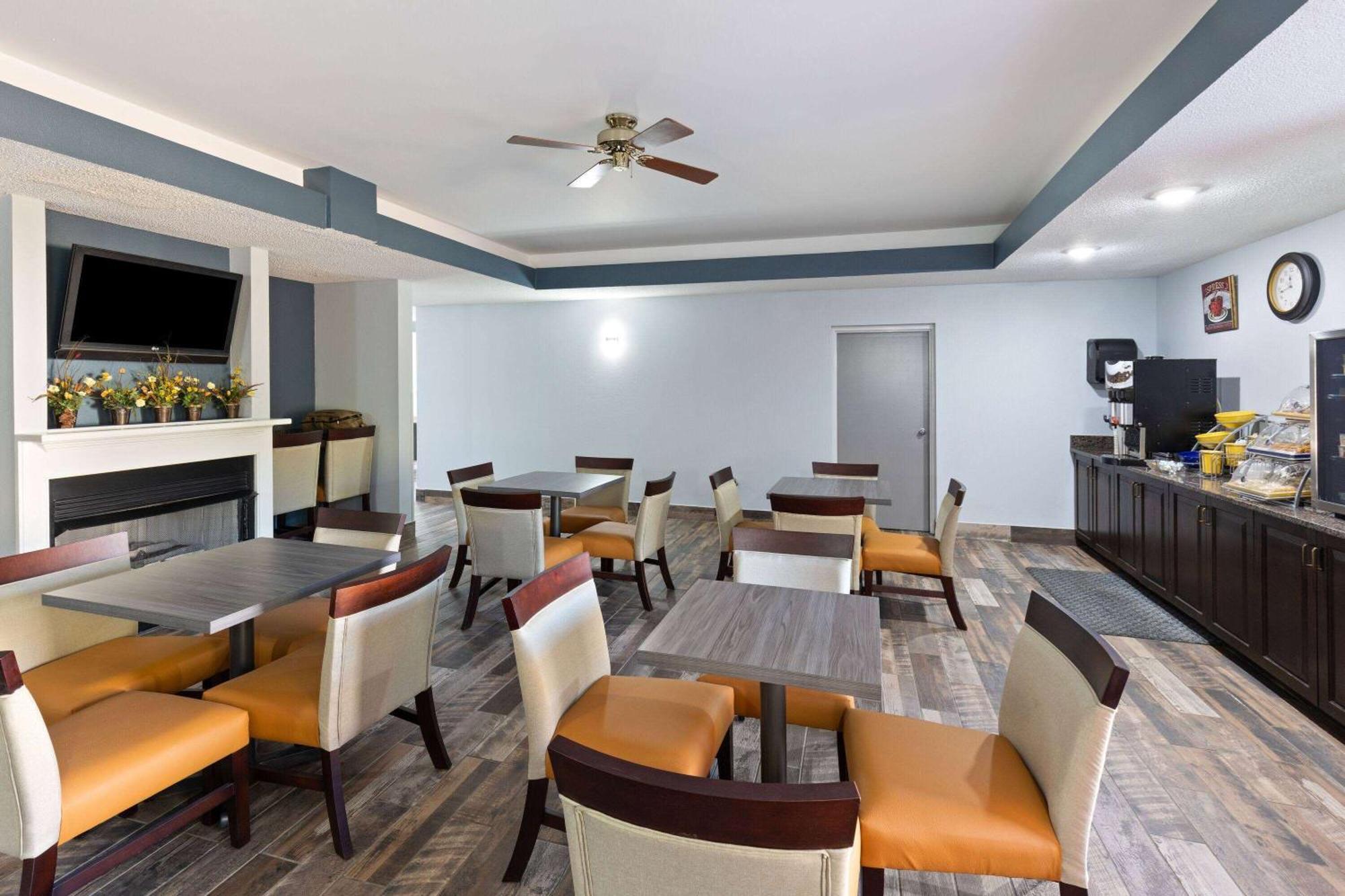 Baymont By Wyndham Creedmoor Otel Dış mekan fotoğraf