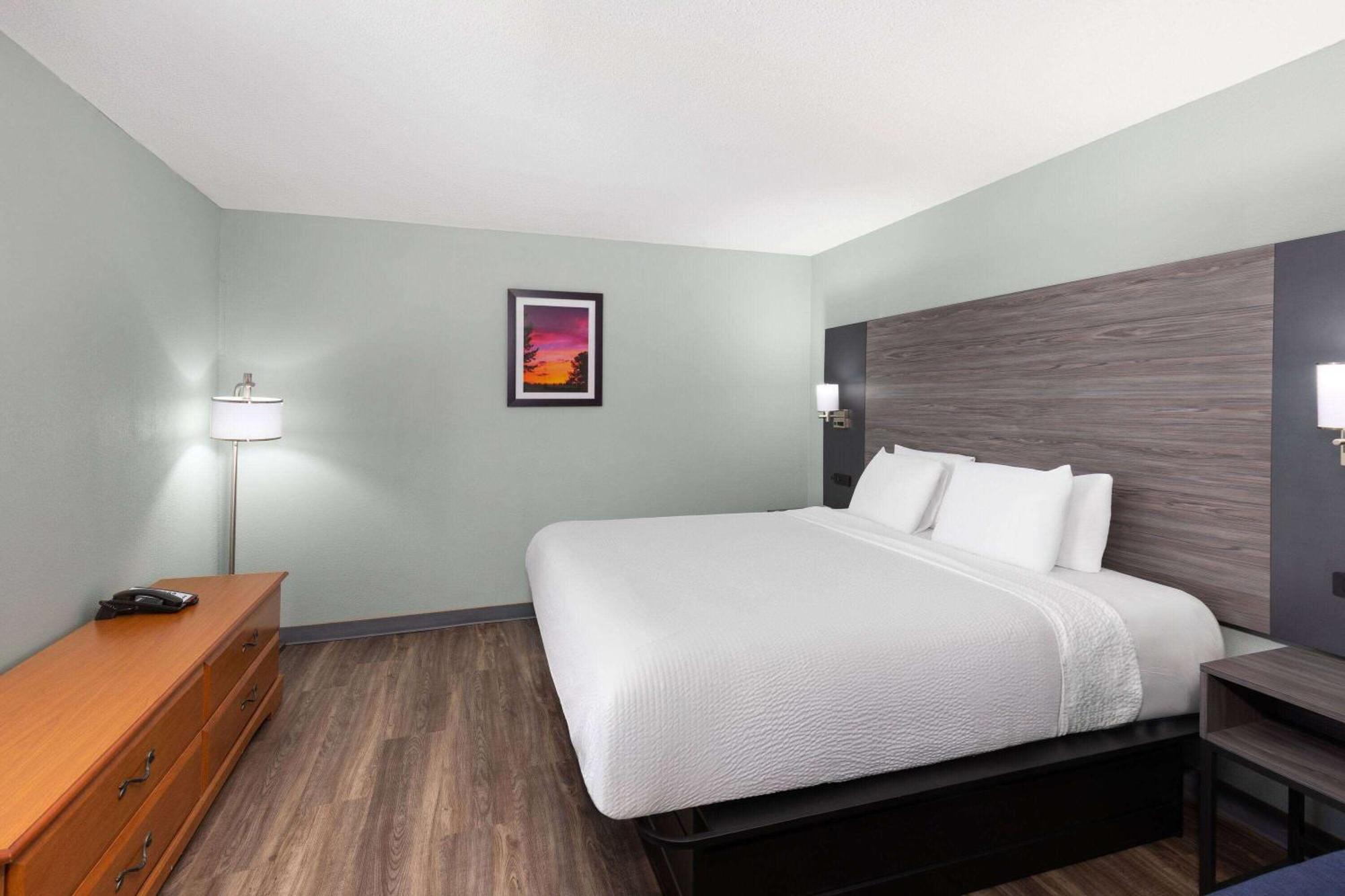 Baymont By Wyndham Creedmoor Otel Dış mekan fotoğraf