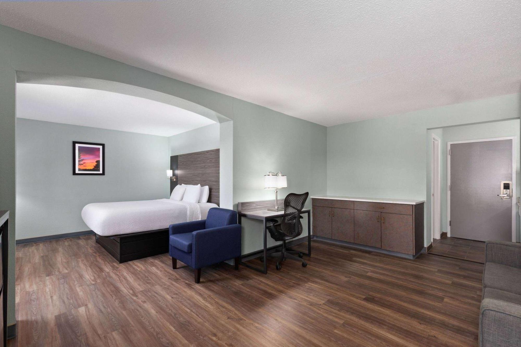 Baymont By Wyndham Creedmoor Otel Dış mekan fotoğraf