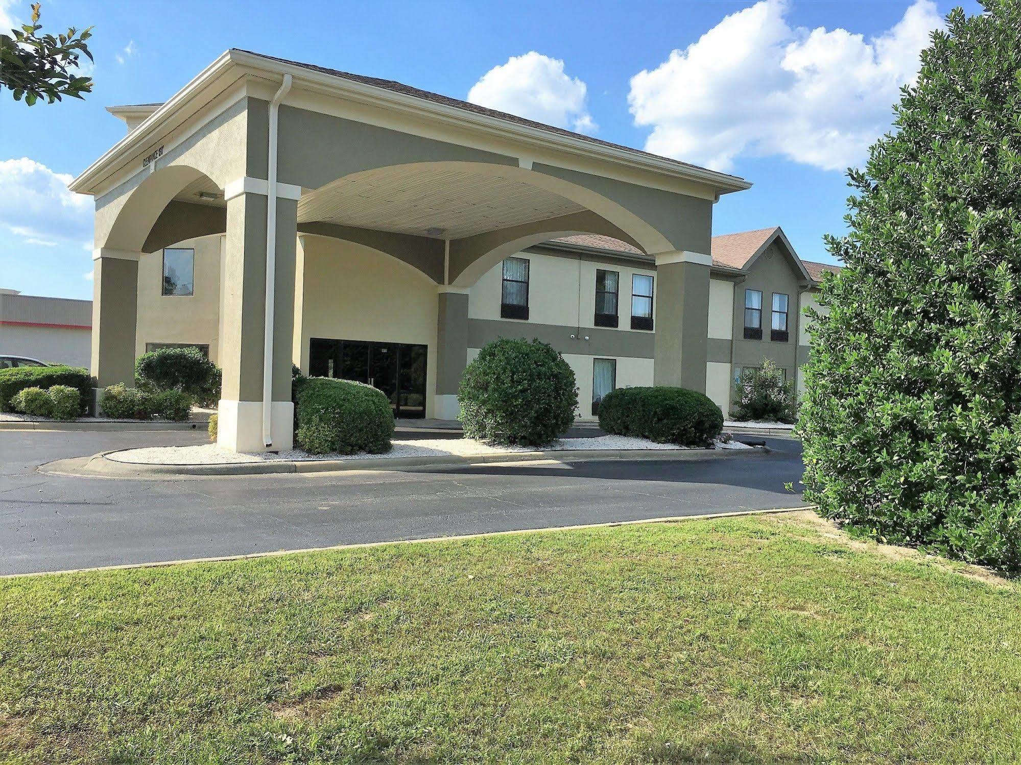 Baymont By Wyndham Creedmoor Otel Dış mekan fotoğraf